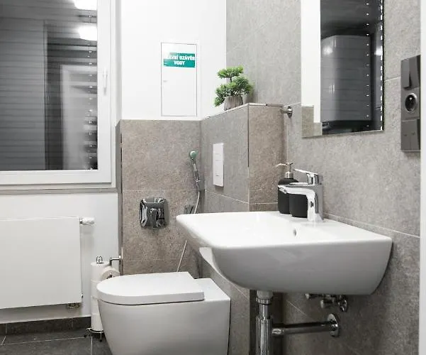 Imperial Apartment *